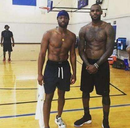 场外因素的 场外因素的